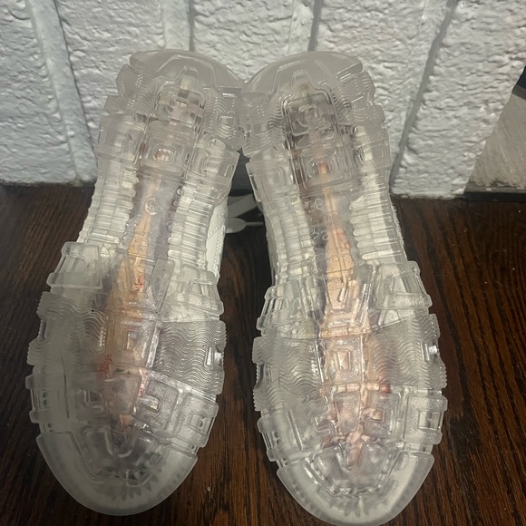 NWOT Monnalisa girls white jeweled leather sneakers. Euro size 36/US 4. - Picture 6 of 7